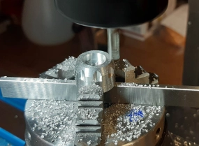 Milling the grips of the drag knob on the milling machine Milling the grips of the drag knob on the milling machine